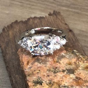 New DIAMONBLISS CZ sterling silver ring